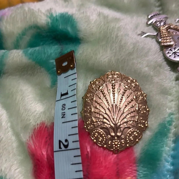 Brooch‎ - Picture 1 of 2
